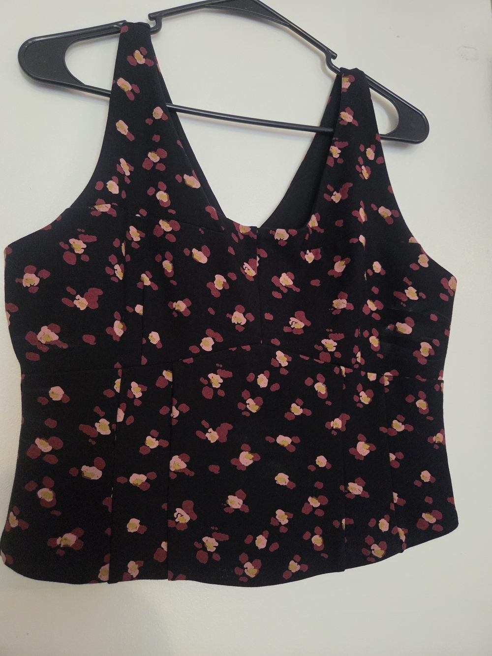 Cabi Lean Tank Flower Burst Black Floral V-Neck Structured Blouse Top Size M